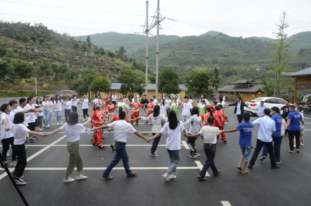 湖南旅游開發(fā)公司,懷化旅游開發(fā)公司,懷化峽谷探幽,懷化石林花山植物園